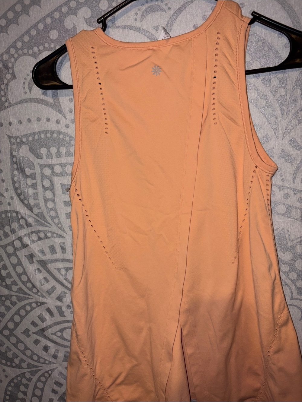Athleta Peach Eyelet-Trim Performance Tank size Xs - Picture 4 of 9